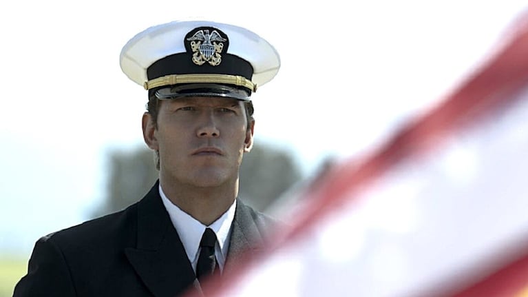 Chris Pratt se pone en la piel de James Reece, un idealista comandante Seal.