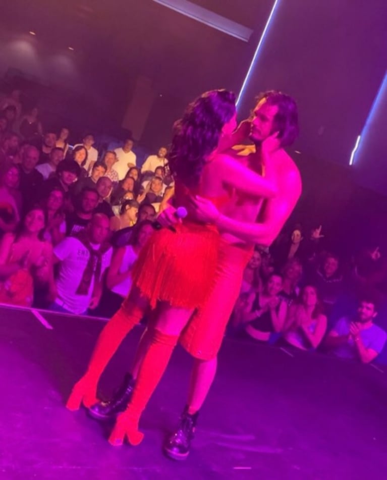 Christian Sancho y Celeste Muriega celebraron su primer aniversario desnudos en la playa