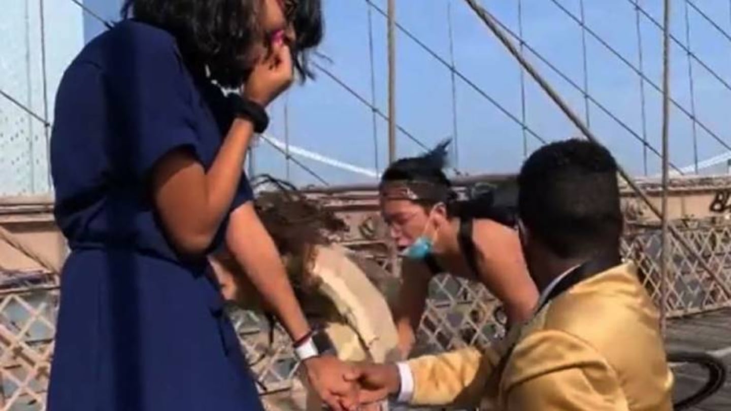 Ciclista arruina una propuesta de boda en Nueva York