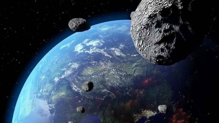  Cinco asteroides se acercan a la Tierra, uno como un edificio de 60 pisos