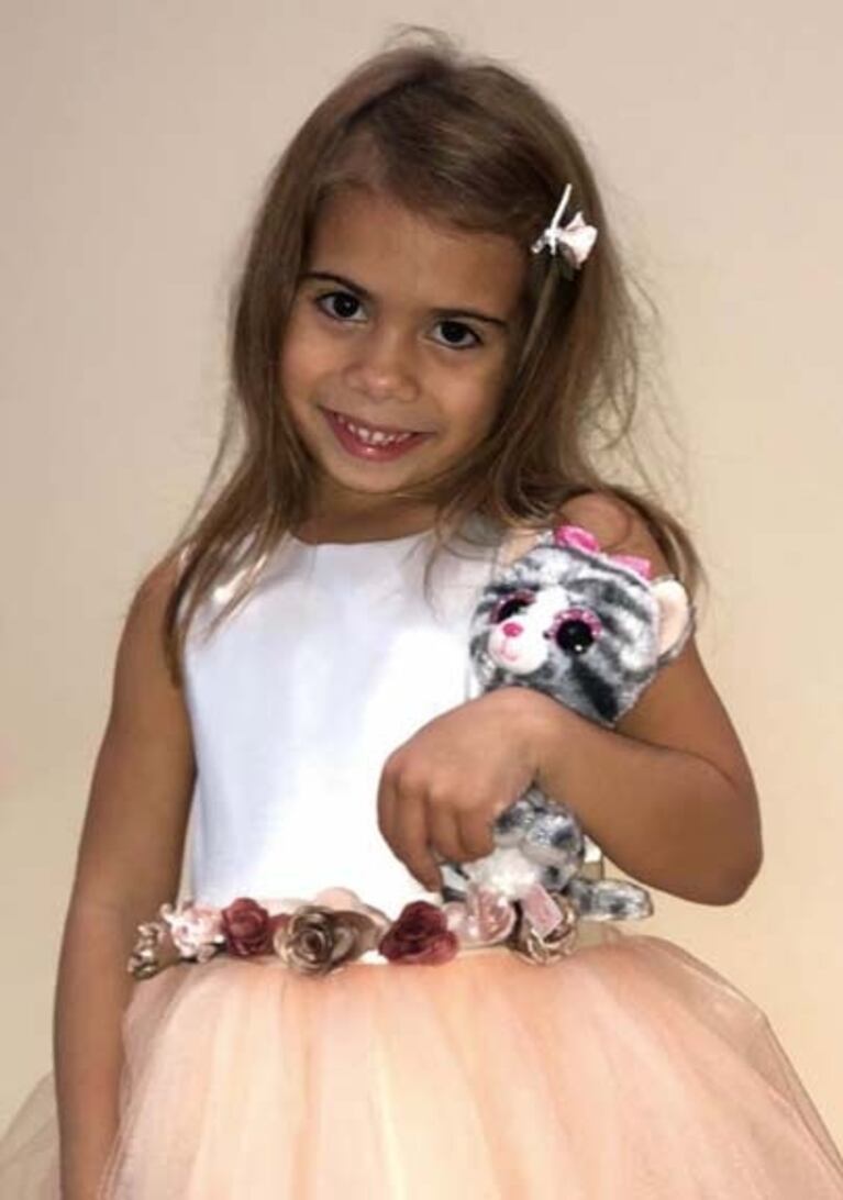 Cinthia Fernández, babosa con el tierno look de sus hijas para una producción: "¿Existen las hadas?"