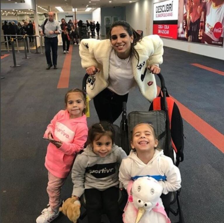 Cinthia Fernández, de vacaciones con sus hijas en la nieve: "Siento emoción por cumplirles este sueño"