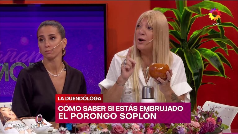 Cinthia Fernández y la Duendóloga.