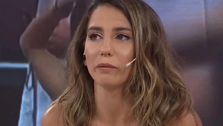 Cinthia les dijo a las mujeres de Twitter que son una "cloaca".