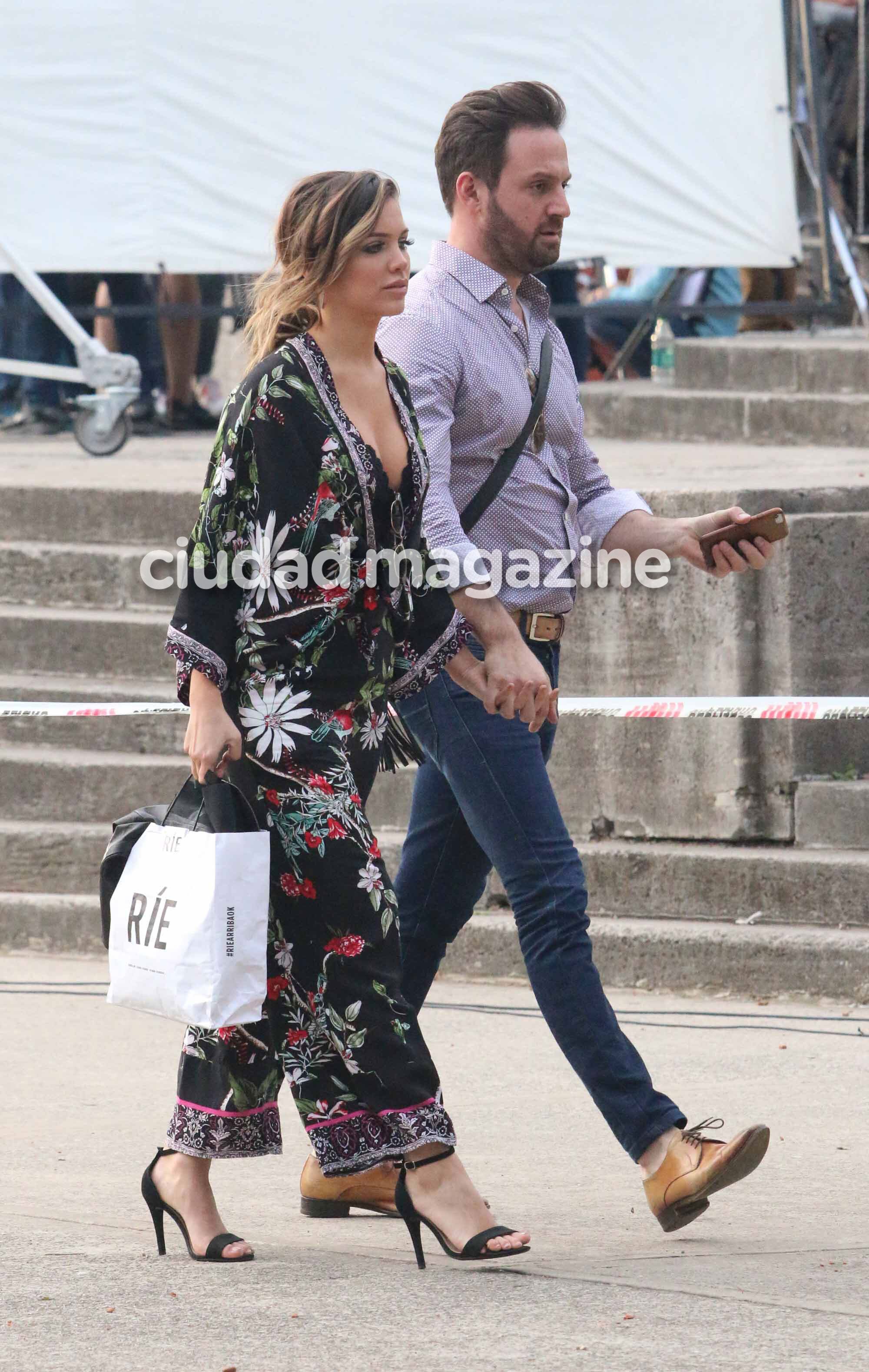 Ciudad encontró a Rocío Robles junto a su novio en Palermo (Fotos: Movilpress).