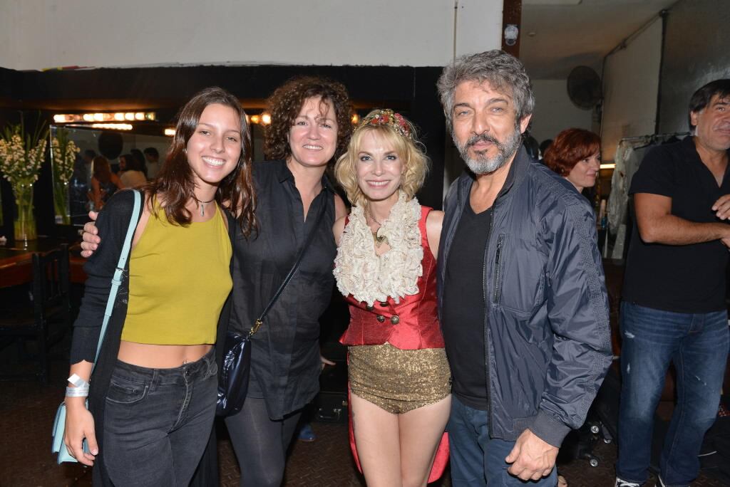 Clara Darín, Florencia Bass, Gloria Carrá y Ricardo Darín. Foto: Prensa.