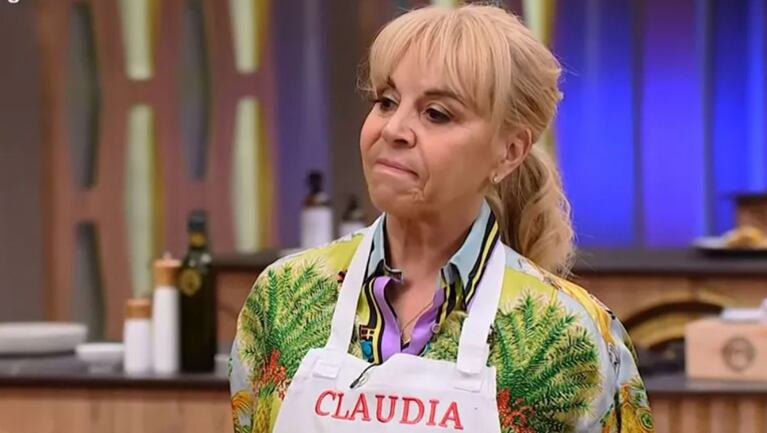 Claudia vende 6 porciones de ñoquis y una botella de salsa a $3500.