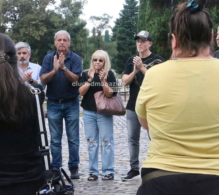 Claudia Villafañe en el entierro de Marcelo Araujo (Foto: Movilpress).