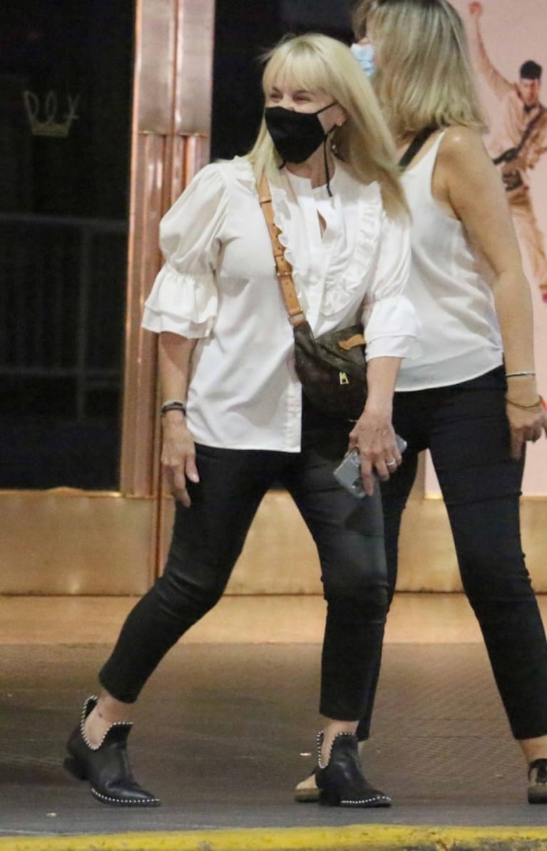 Claudia Villafañe fue a ver el show de Luciano Pereyra y lució un look muy canchero: las fotos