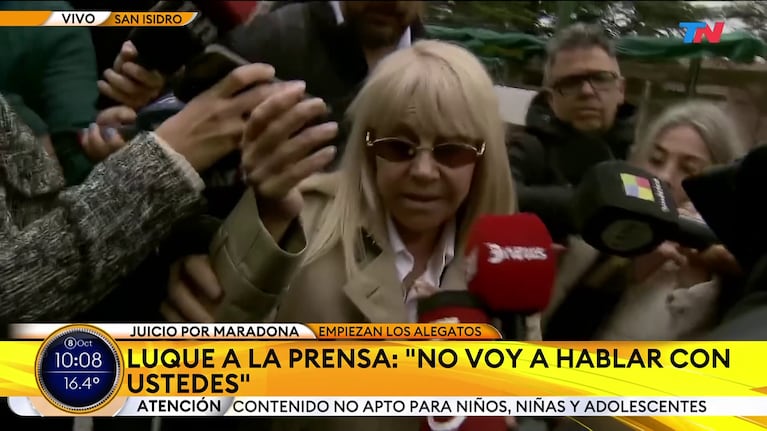 Claudia Villafañe llegó a los tribunales en un día clave en el juicio por la muerte de Diego Maradona (Foto: captura de TN).