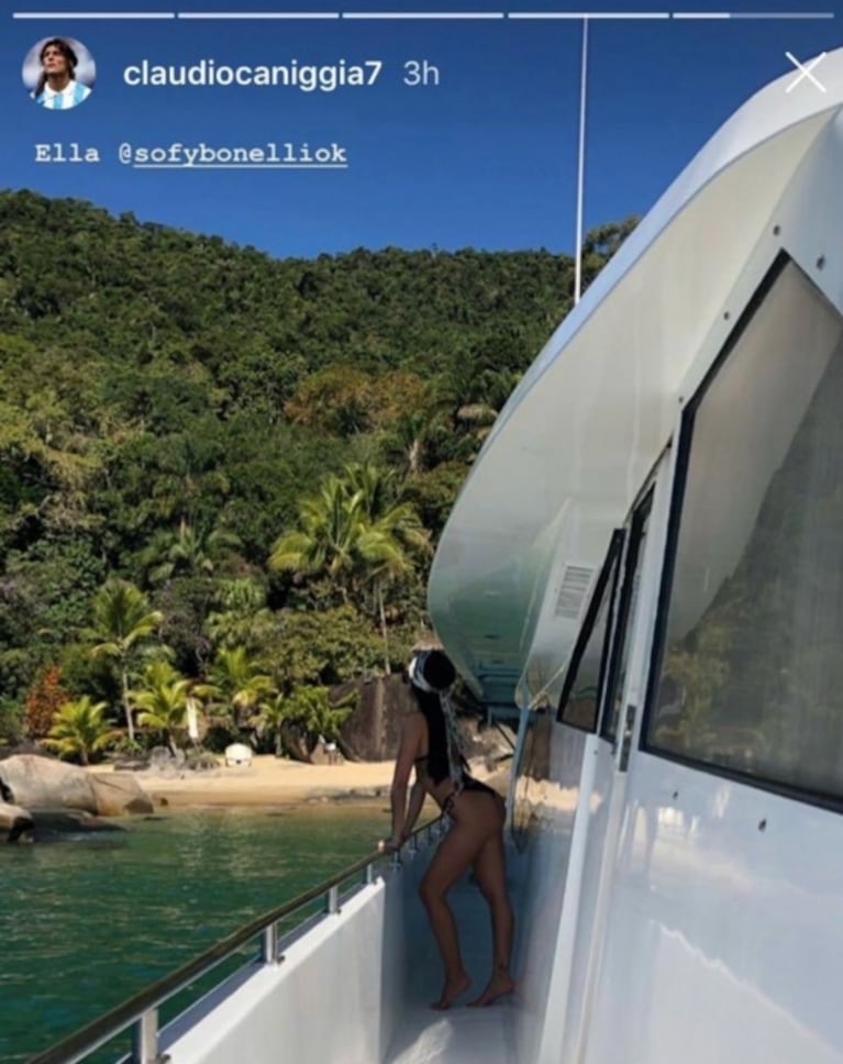 Claudio Caniggia posteó una sensual foto de su novia, Sofía Bonelli, y se mostró muy enamorado: "Ella"