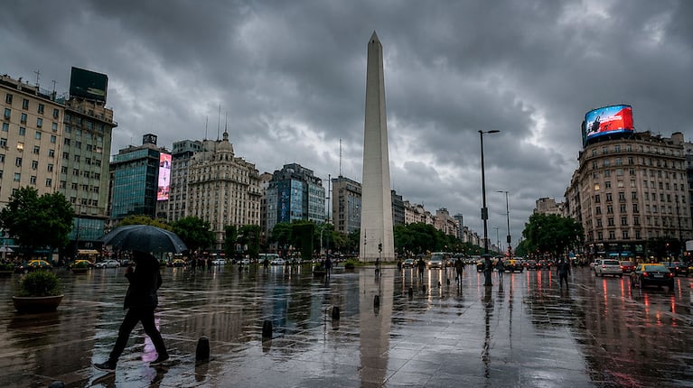 Clima en Buenos Aires para el fin de semana largo: cuándo llueve y cómo estará el feriado del lunes (Foto IA)