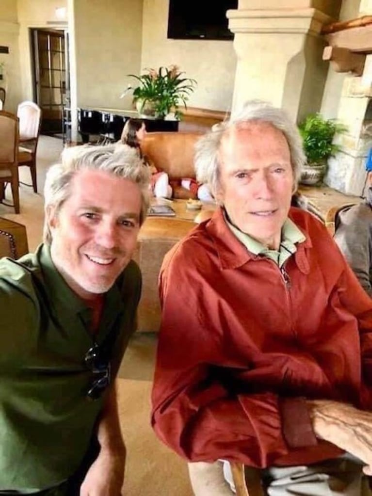 Clint Eastwood y Kyle Eastwood posan juntos. Crédito Facebook