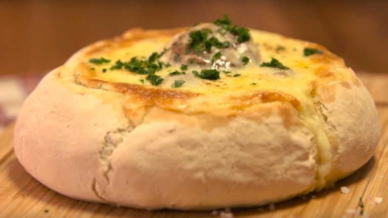 Cociná este pan relleno de albóndigas con una receta ideal para tu mesa