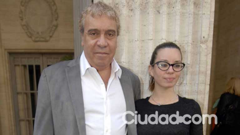 Coco Sily, enamoradísimo de una morocha 20 años menor que él: "Es toda una mujer"