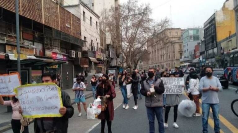 Comerciantes de Once protestaron para pedir la reapertura de sus locales