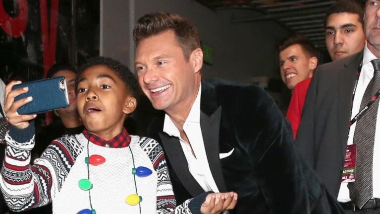 Cómo apoya Ryan Seacrest a los niños de su país