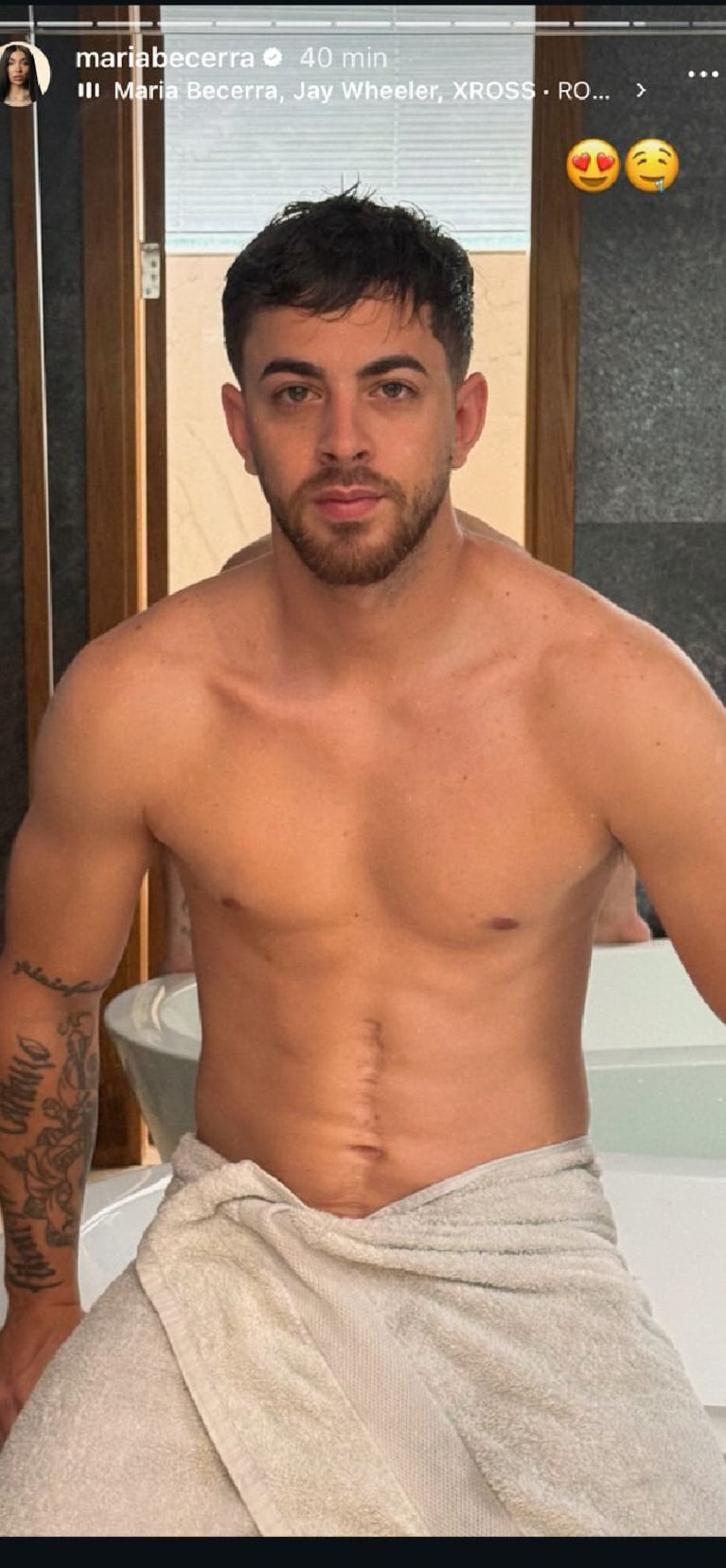 Como Dios lo trajo al mundo: La foto hot de J Rei que subió María Becerra y encendió las redes. CRÉDITO: Instagram