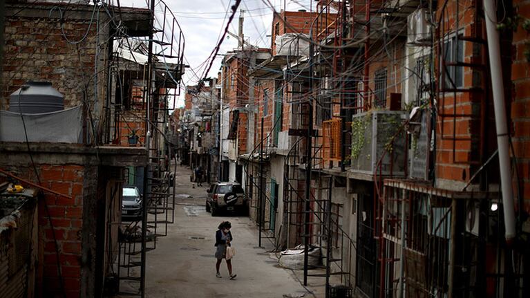 Cómo es el operativo para detectar casos de coronavirus en las villas