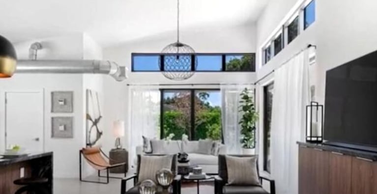 Cómo es la mansión de Sebastián Yatra valuada en 2.5 millones de dólares | Créditos: Captura YouTube