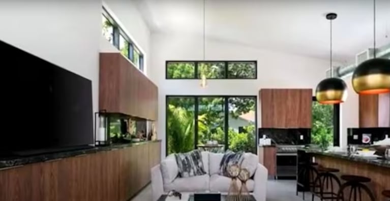 Cómo es la mansión de Sebastián Yatra valuada en 2.5 millones de dólares | Créditos: Captura YouTube