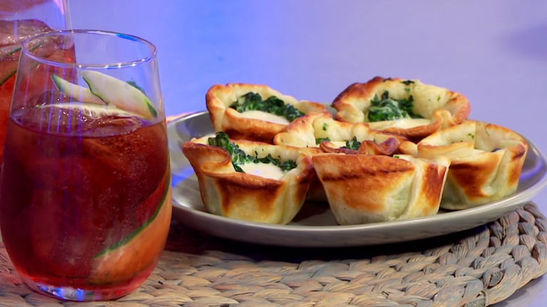 Como hacer una empanada, pero sin cerrar. Así de fácil se hacen estas canastitas de espinacas. Foto: Cucinare TV.