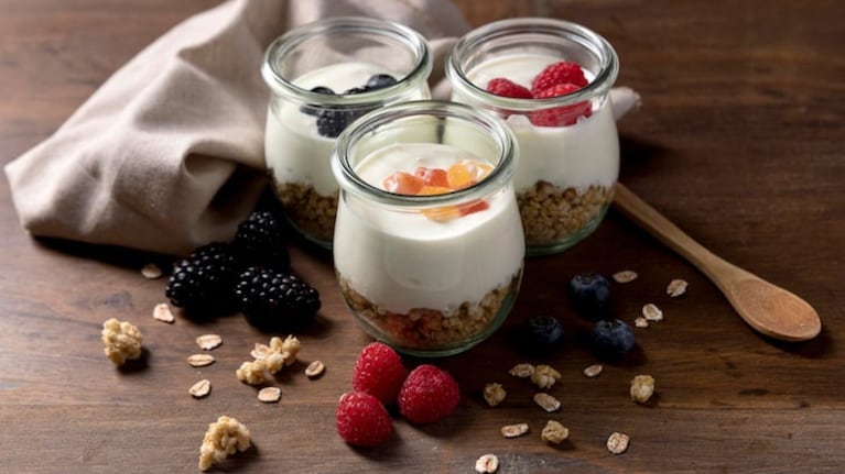 Cómo hacer yogur casero con solo dos ingredientes, la receta infalible de Jimena Monteverde. Foto: Freepik