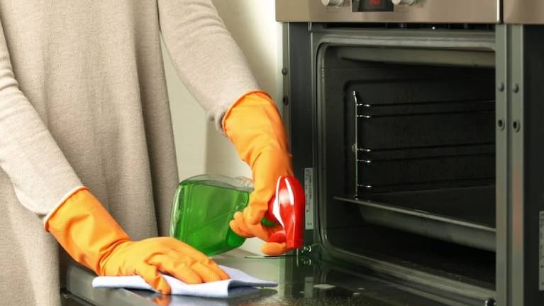 Cómo limpiar el horno de manera sencilla y sin productos químicos