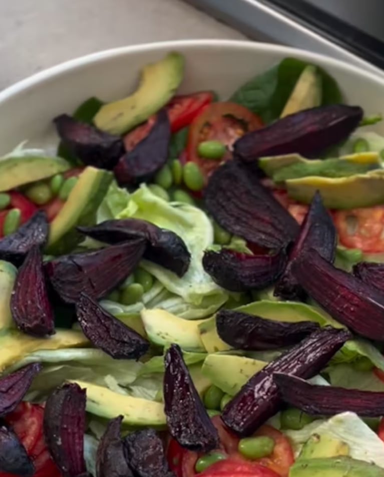 Cómo preparar la ensalada primaveral de Maru Botana: receta fresca, nutritiva y fácil de hacer | Créditos: captura video