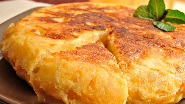 Cómo preparar la tortilla de papas perfecta. Foto: Cucinare.TV.