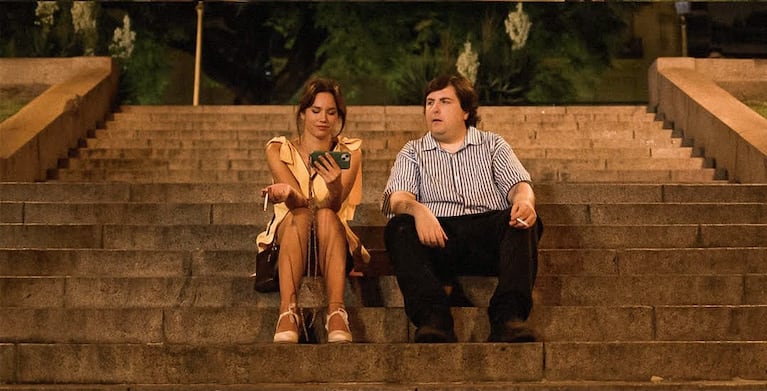 “Como si fuéramos solo amigos”, protagonizada por Manuela Viale y Sebastián Badilla