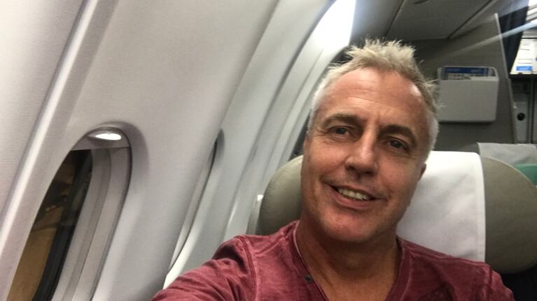 ¡Competencia en el aire! Mirá con qué famoso pasajero le tocó viajar al lado de Marley