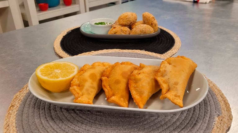 Con las sobras de la pechuga se pueden hacer una exquisitas empanadas de pollo. Foto: Cucinare TV