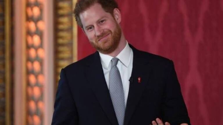 Confunden al príncipe Harry con un vendedor de árboles de Navidad