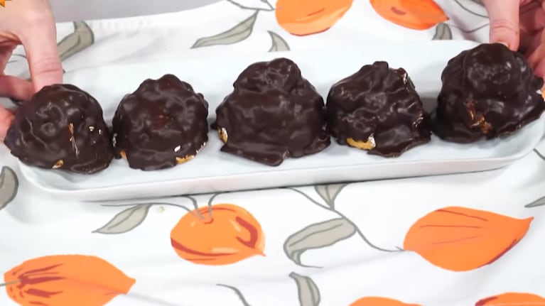 Conitos de merengue y chocolate, recetas