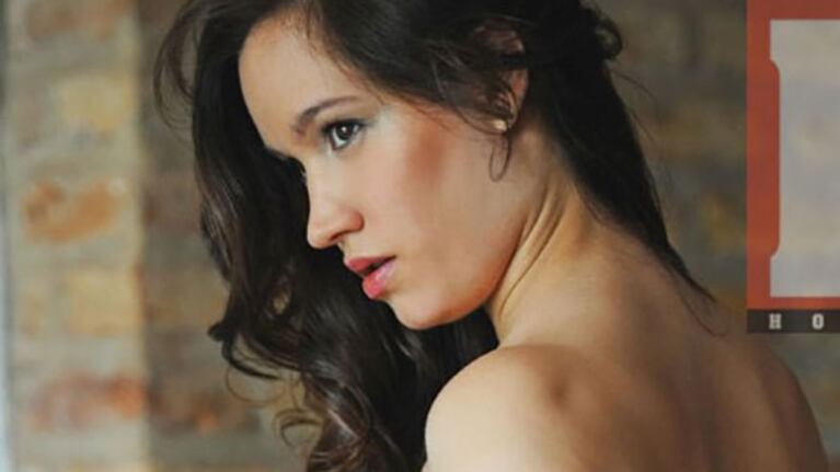 Connie Abba, la ex de Nino Dolce, posó embarazada a punto de dar a luz. (Foto: revista Hombre)