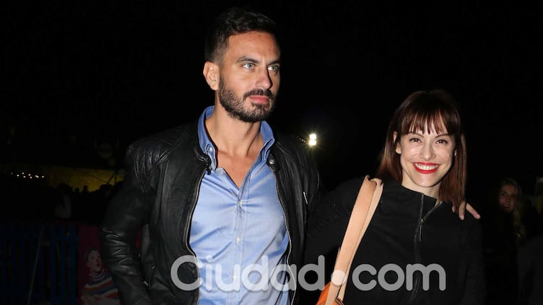 Connie Ansaldi asistió junto a su novio (Fotos: Movilpress).