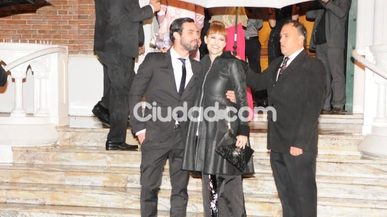 Connie Ansaldi, de negro en el casamiento de PyP. (Foto: agencia PC3)