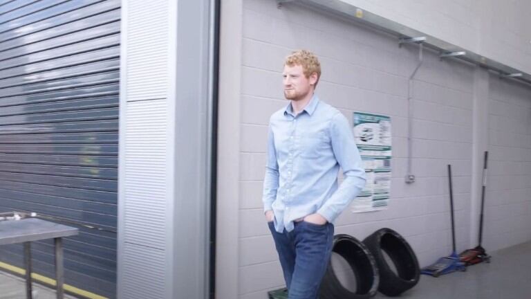 Conoce a Henry Morley, el mecánico se parece al príncipe Harry, duque de Sussex