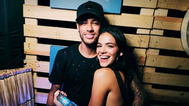 ¿Conocés a la novia de Neymar? Espiá 11 datos curiosos sobre su vida
