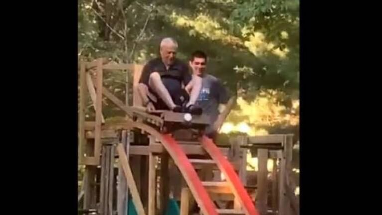 Construye una montaña rusa en el patio y hace feliz a su abuelo de 83 años