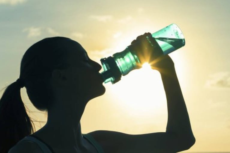 Consumí más agua y regalale vida a tu cuerpo