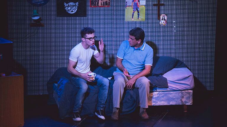 Continúan las funciones de Santiago despierta en Teatro Border: charla con los actores