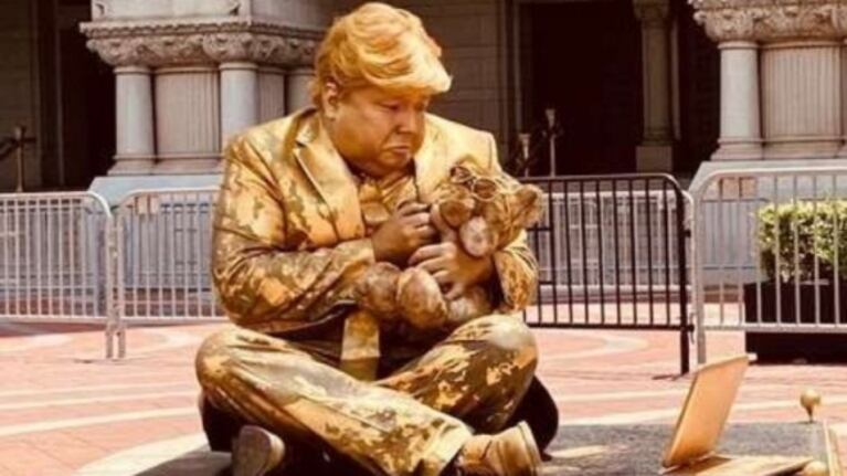 Contra Donald Trump: instalan estatuas vivientes como protestas raciales