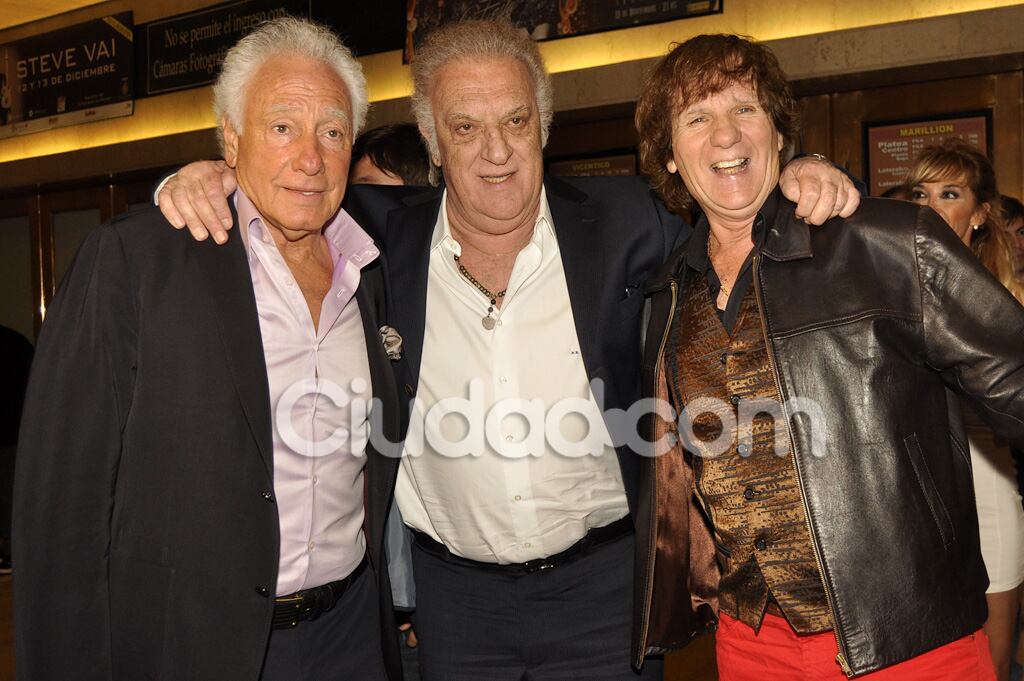 Cóppola, Coco Basile y el Bambino Veira fueron a hacerle el aguante a Cacho. (Foto: Jennifer Rubio-Ciudad.com)
