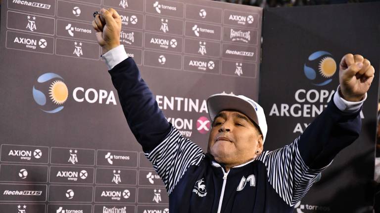 Coronavirus: el médico de Gimnasia cree que Maradona no debería ir a las prácticas por precaución