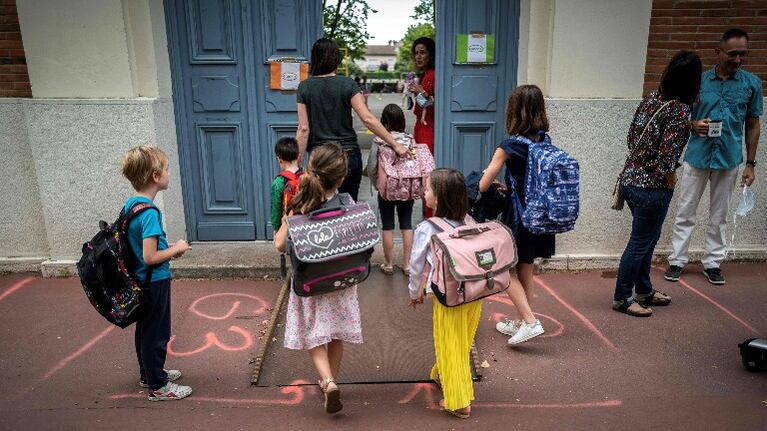 Coronavirus: tres días después de la 'vuelta al cole' en Francia ya hay 22 escuelas cerradas. Foto: AFP.