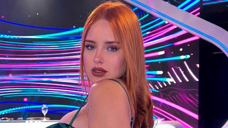 Coti Romero volvió a cambiarse el look: dejó atrás el colorado y apostó al rubio dorado con desgaste.