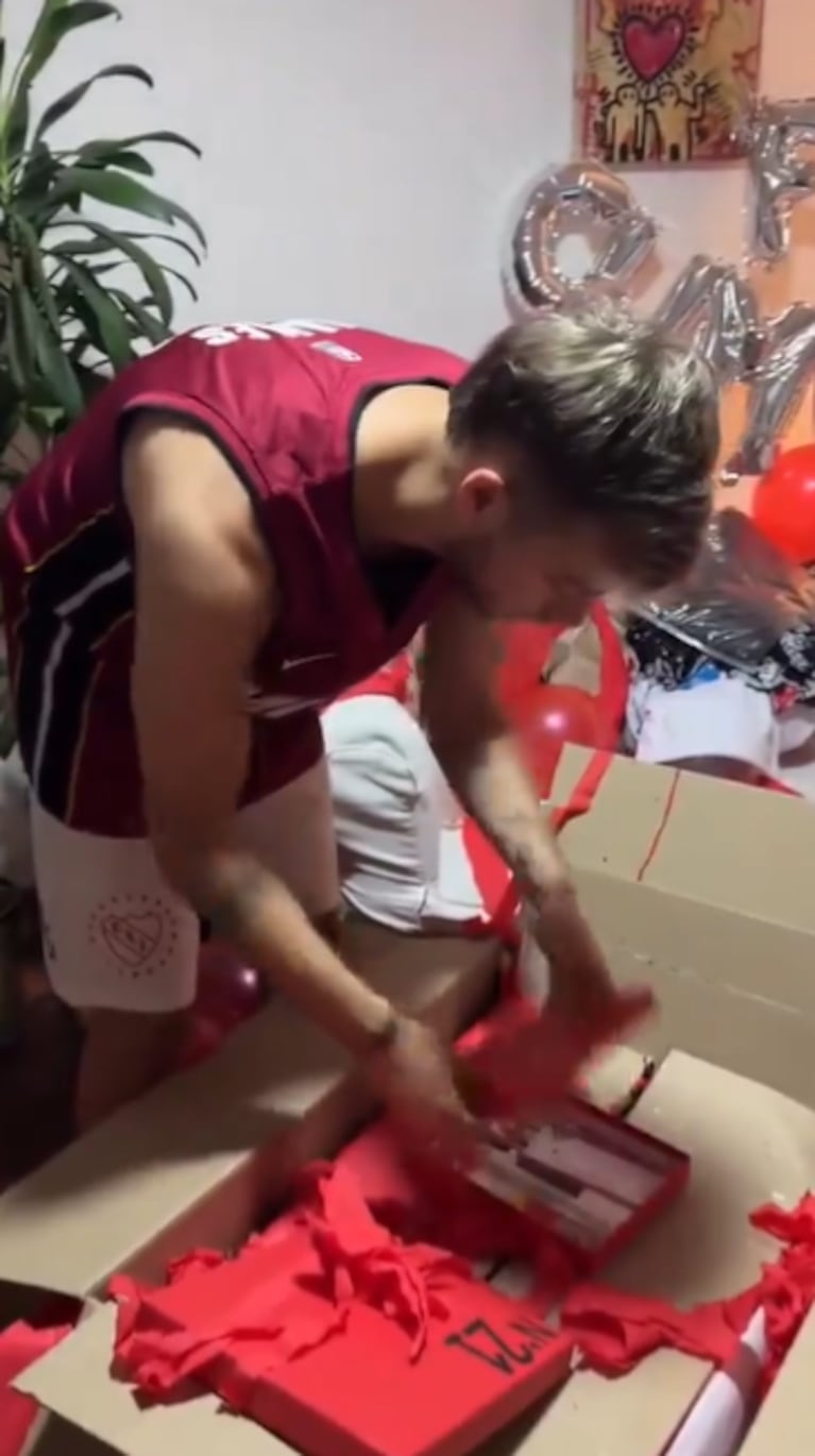 Coti sorprendió a Nacho con su último regalo.