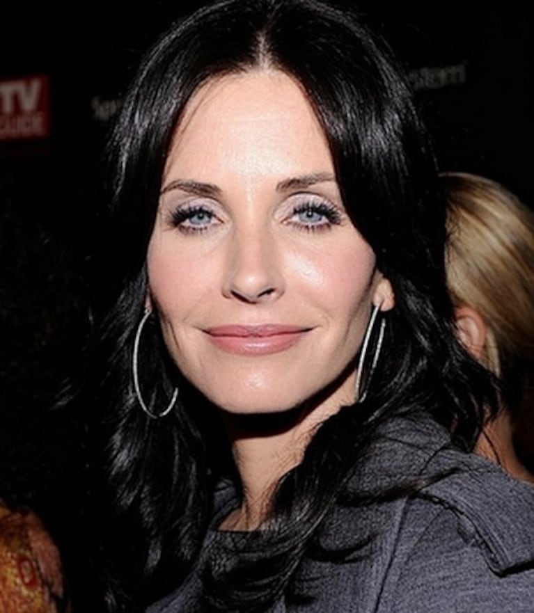 Courteney Cox, arrepentida de sus retoques faciales: "Me disolvieron los implantes de relleno" 